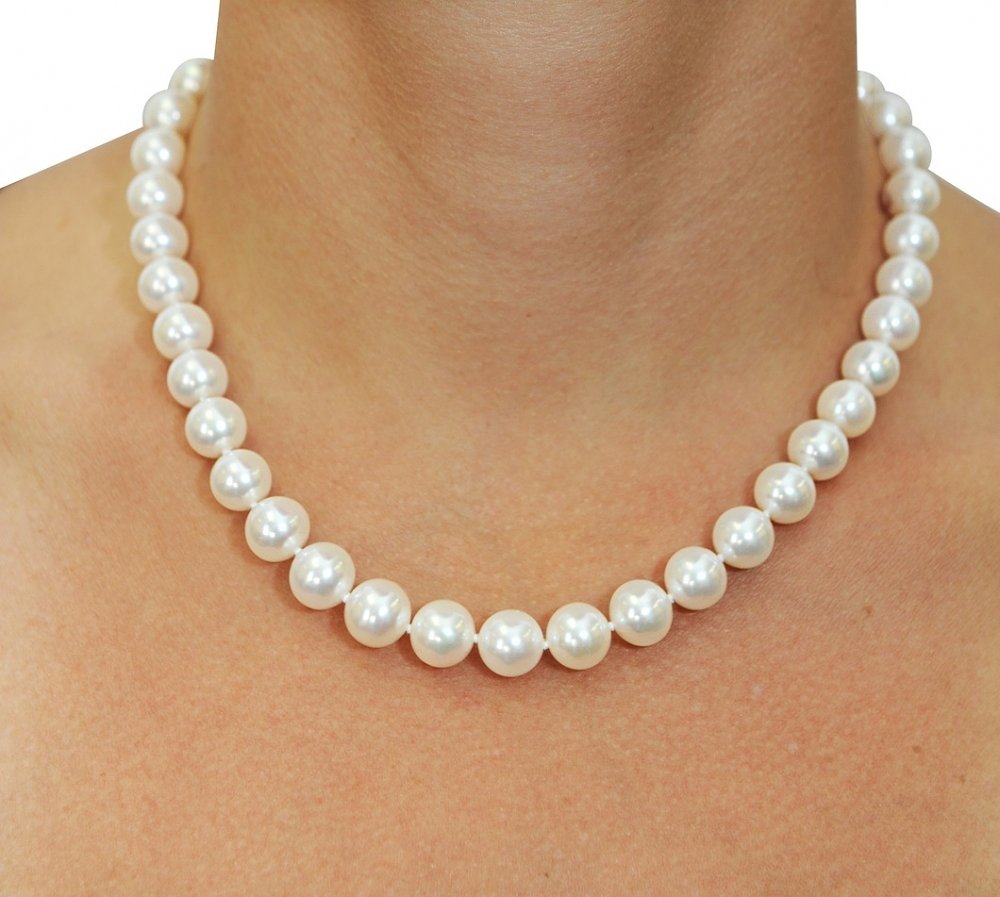 Pearl necklace by Pearl by Mahi